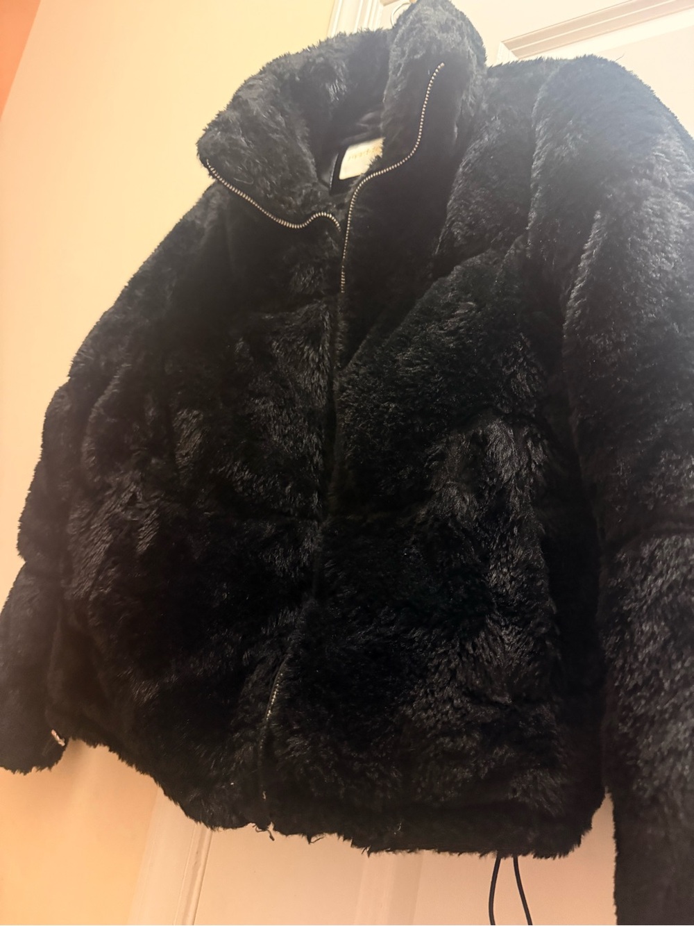 Women’s Madden Girl Plush Black Faux-Fur Zip Jacket